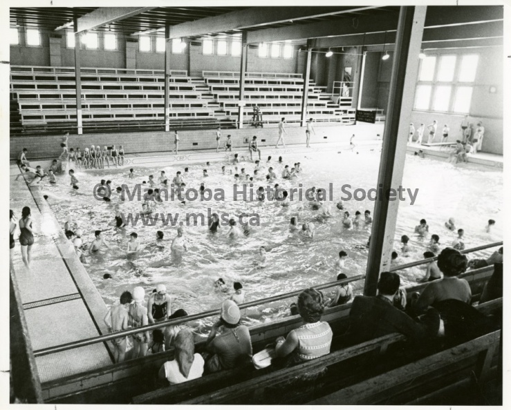 Sherbrook Pool ca 1960 City of Wpg Archives P16_File 77.jpg